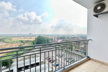 Seri Austin Luxury Apartment