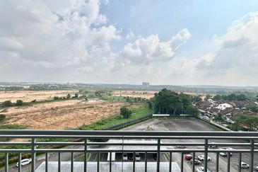 Seri Austin Luxury Apartment