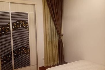 1Medini & Medini Signature