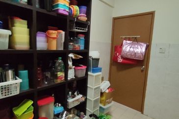 Dwi Mahkota Condominium