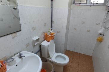 Dwi Mahkota Condominium