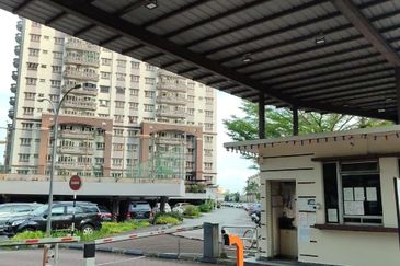 Dwi Mahkota Condominium