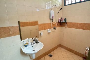 Jalan Aliff Harmoni 4/3