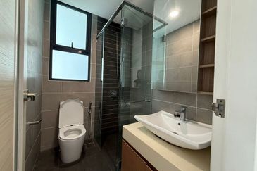 The M @ Medini Macrolink