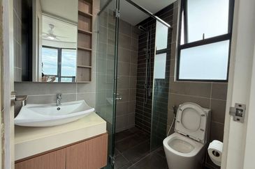 The M @ Medini Macrolink