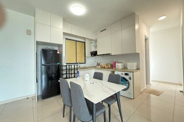 The M @ Medini Macrolink