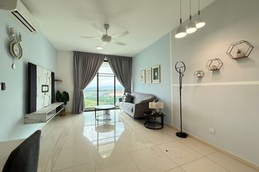 The M @ Medini Macrolink