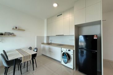 The M @ Medini Macrolink