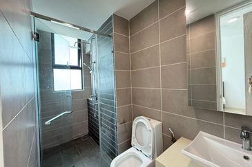 The M @ Medini Macrolink