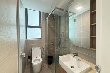 The M @ Medini Macrolink