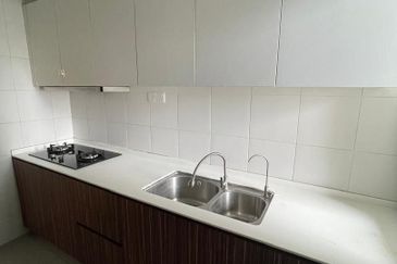 Seasons Luxury Apartments @ Amara Larkin