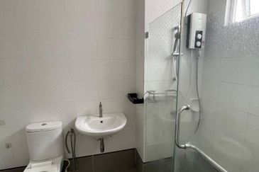 Seasons Luxury Apartments @ Amara Larkin