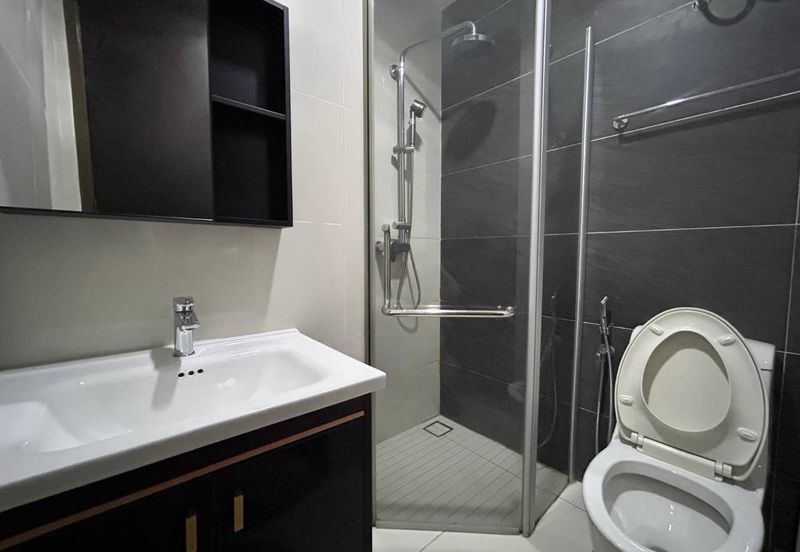 Baypoint @ Country Garden Danga Bay