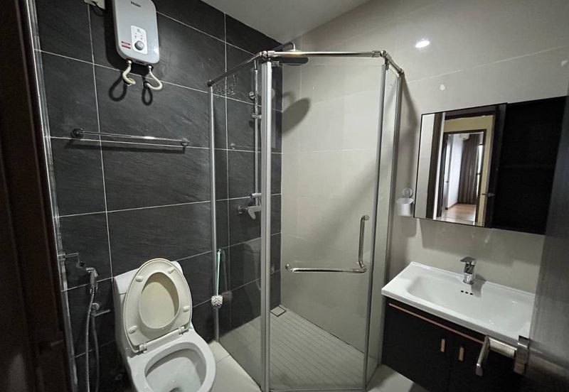 Baypoint @ Country Garden Danga Bay