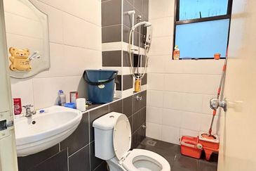 Seri Austin Luxury Apartment