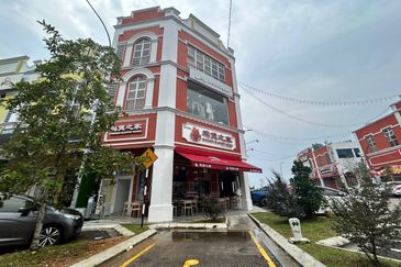 Jalan Austin Heights