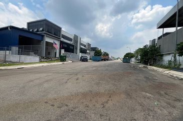 Apex Bizhub Desa Cemerlang