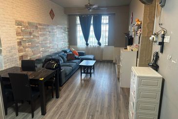 Indah Court Apartment