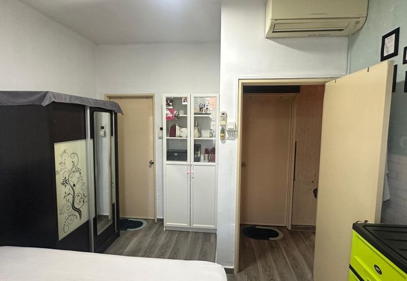 Indah Court Apartment