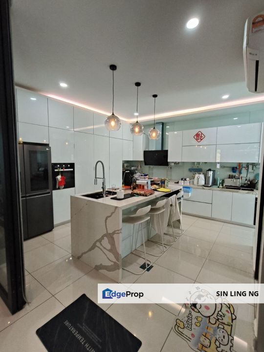 Taman Nusa Sentral Iskandar Puteri Johor Unblock View Triple Storey Cluster House Fully Furnished Freehold Near Second-Link, Johor, 