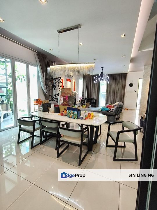 Taman Nusa Sentral Iskandar Puteri Johor Unblock View Triple Storey Cluster House Fully Furnished Freehold Near Second-Link, Johor, 