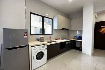 Baypoint @ Country Garden Danga Bay