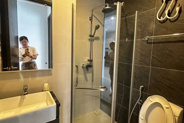 Baypoint @ Country Garden Danga Bay