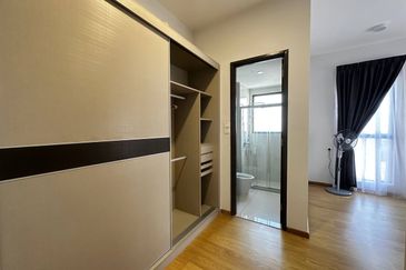 Baypoint @ Country Garden Danga Bay