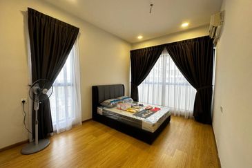 Baypoint @ Country Garden Danga Bay