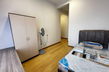 Baypoint @ Country Garden Danga Bay