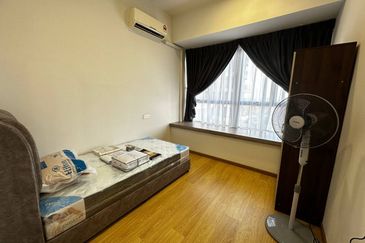 Baypoint @ Country Garden Danga Bay