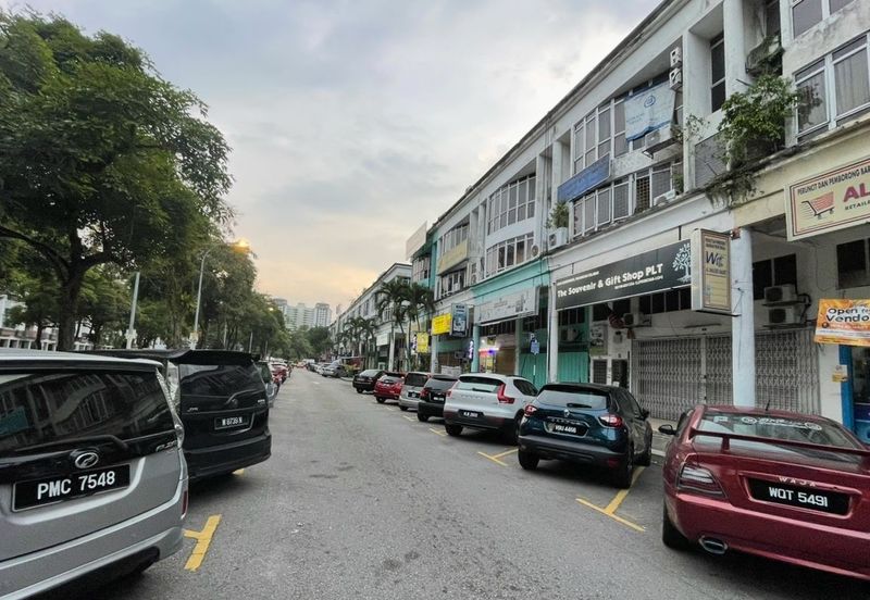 Medan Idaman Business Centre