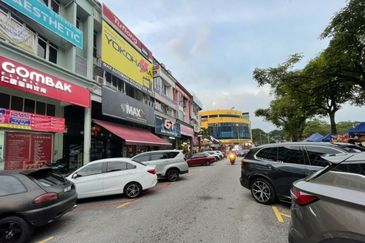 Medan Idaman Business Centre