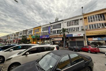 Medan Idaman Business Centre