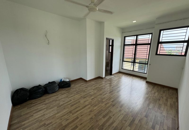 Semi D Corner Subang Bestari U5