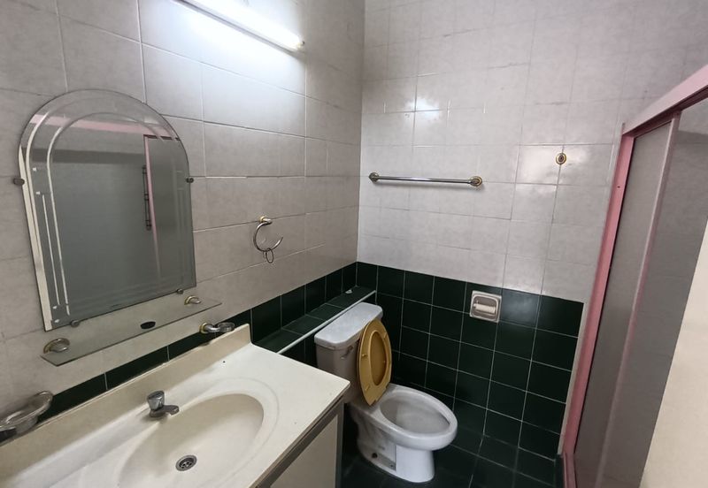 Bandar Sri Damansara Freehold Terrance house 