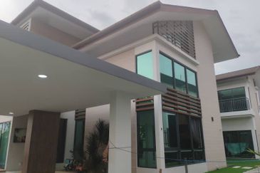 Modern bungalow Amber Subang Bestari 