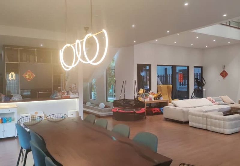 Modern bungalow Amber Subang Bestari 