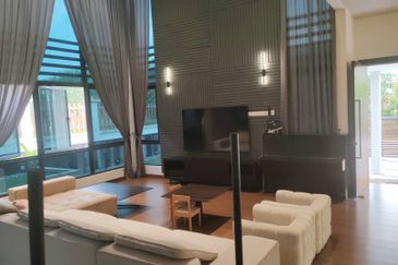 Modern bungalow Amber Subang Bestari 