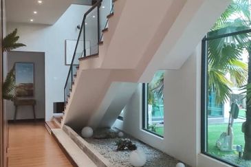 Modern bungalow Amber Subang Bestari 