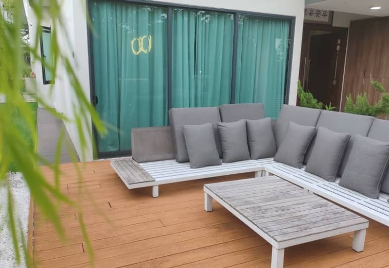 Modern bungalow Amber Subang Bestari 