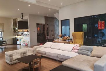 Modern bungalow Amber Subang Bestari 