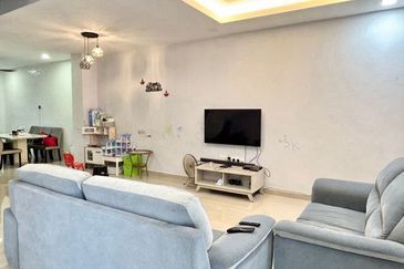 Jalan Setia Tropika 4/1