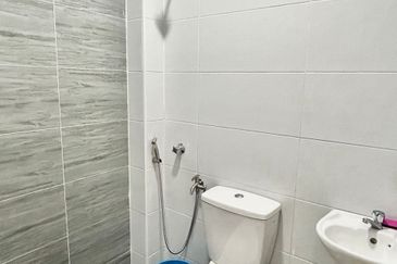 Jalan Setia Tropika 4/1