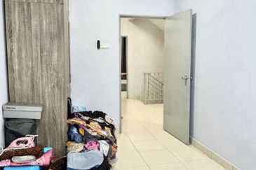 Jalan Setia Tropika 4/1