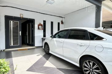 Jalan Setia Tropika 4/1