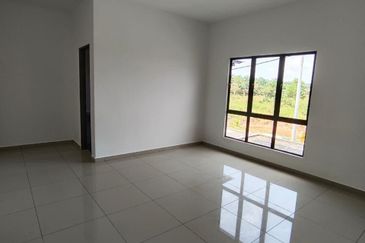 Taman Saujana Jaya Kelapa Sawit Brand New 