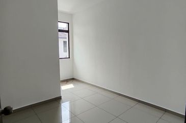 Taman Saujana Jaya Kelapa Sawit Brand New 