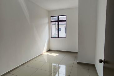 Taman Saujana Jaya Kelapa Sawit Brand New 