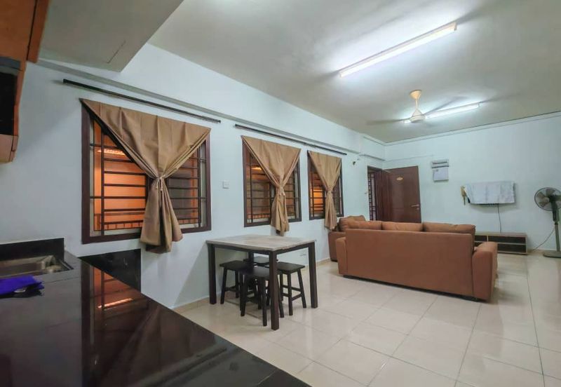 Bangunan Duta Impian (The Embassy Suites)